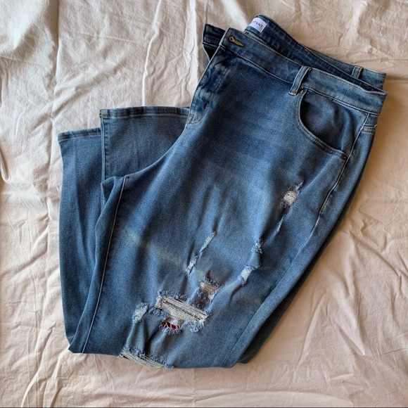 Straight leg distressed jeans - Picture 6 of 9